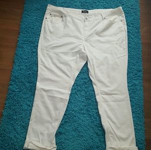 White pants boyfriend plus